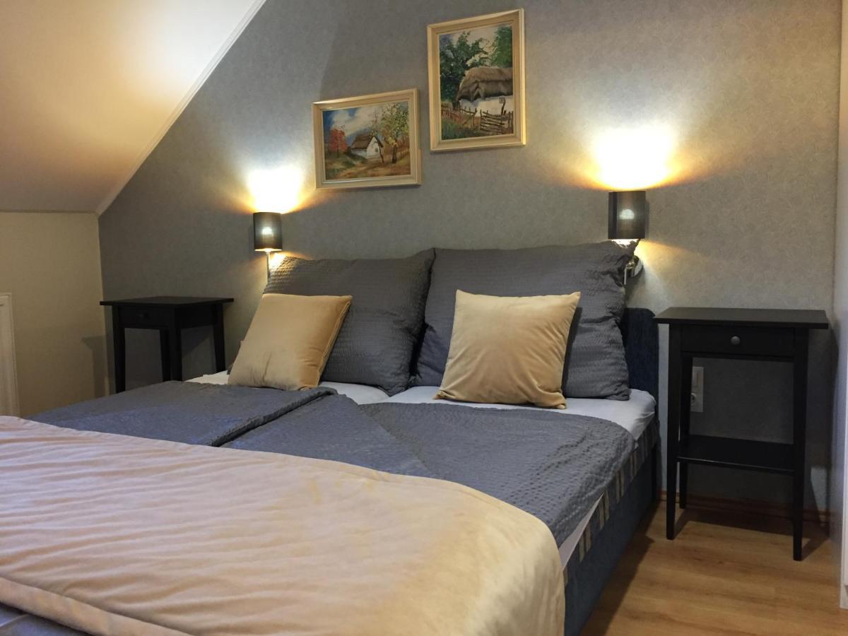 Kikerics Vendeghaz Bed & Breakfast วิลานี ภายนอก รูปภาพ