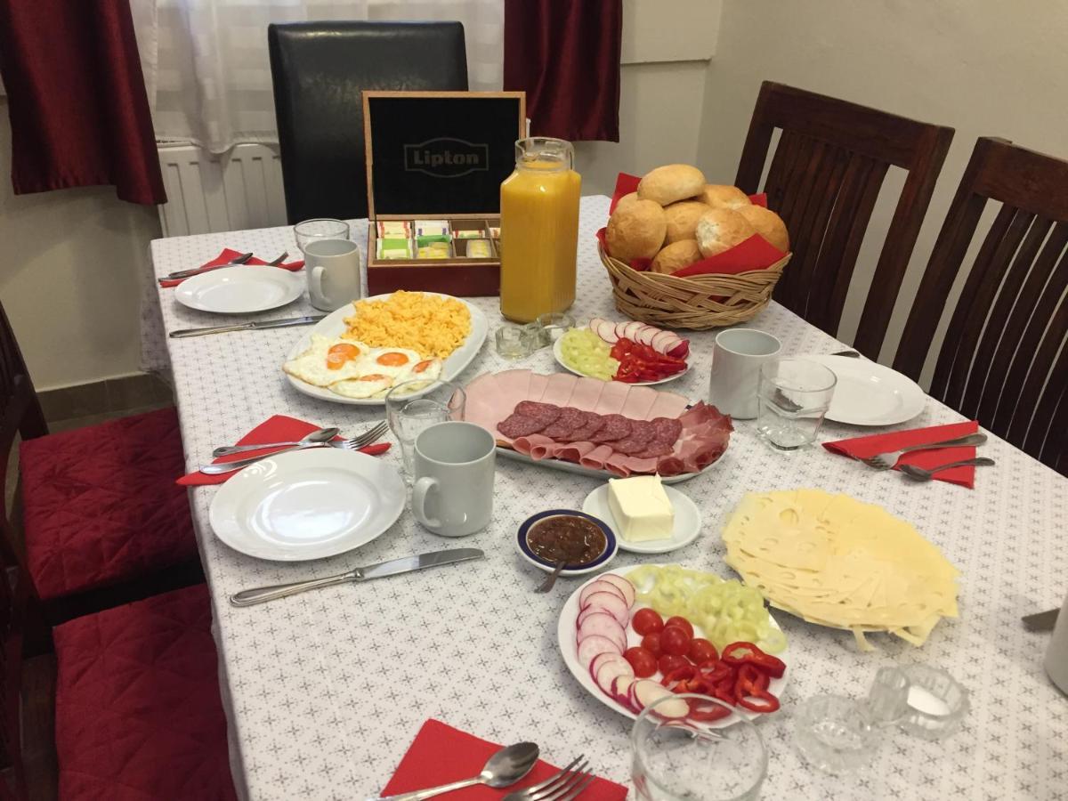 Kikerics Vendeghaz Bed & Breakfast วิลานี ภายนอก รูปภาพ