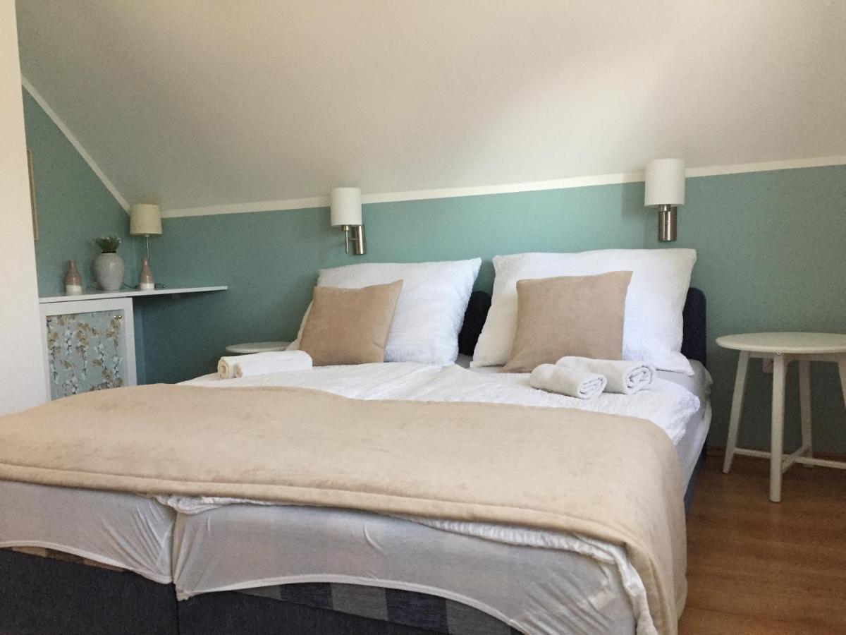 Kikerics Vendeghaz Bed & Breakfast วิลานี ภายนอก รูปภาพ
